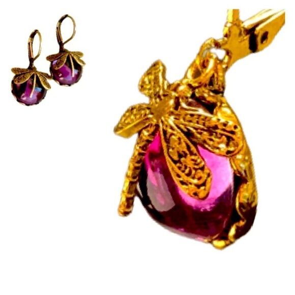 Purple Dragonfly Earrings Vintage Victorian Style Glass & Gold Metal Insect NEW - Picture 8 of 9